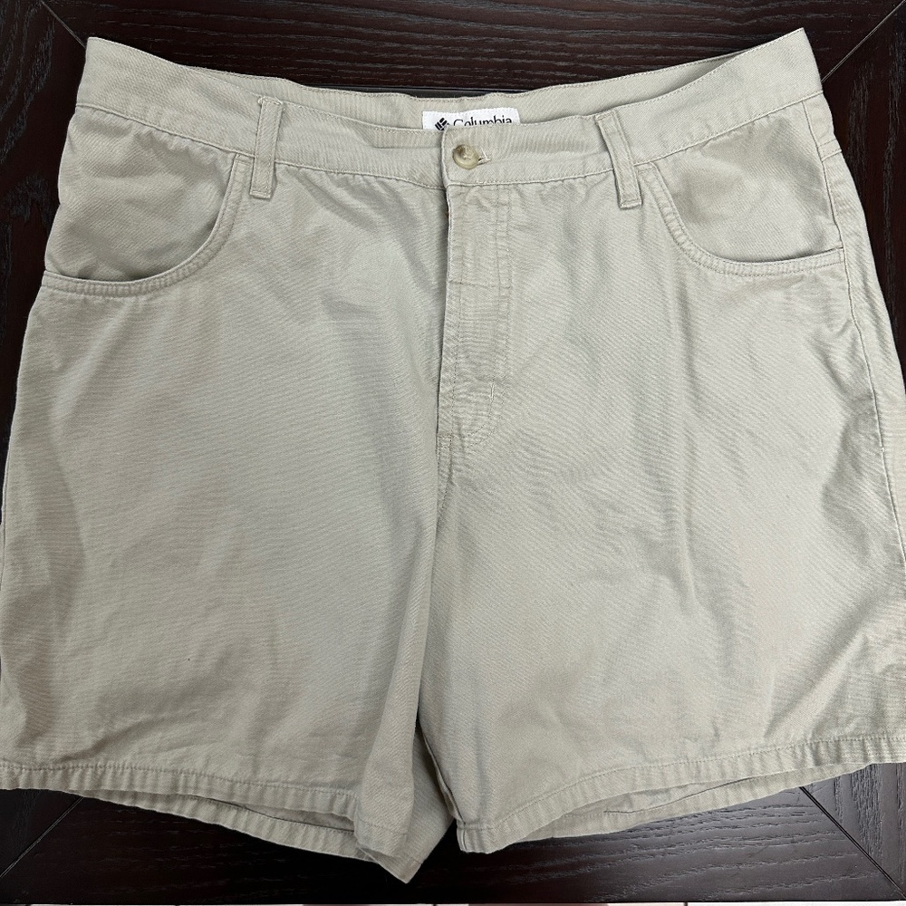 *COLUMBIA* Tan Outdoor Shorts Size 14